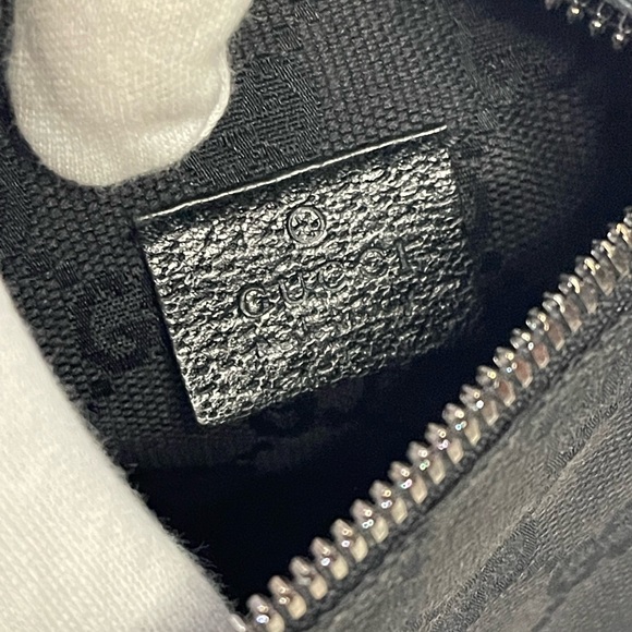 GUCCI monogram body bag / belt bag in black with shw - Picture 13 of 16